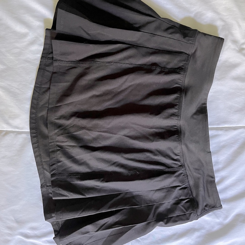 Black active skirt